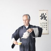 Guido Ernst, Tai Chi Lehrer beim Tee